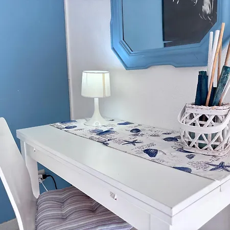 Blue Apartment, Alghero, Near Beaches Lejlighed